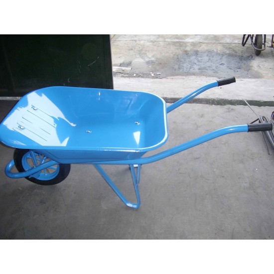 Hot selling WB6400 pneumatic tyre 0.6mm Steel galvanized Tray Garden Tools Wheelbarrow